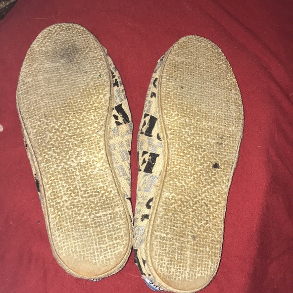 Toms - Picture 2 of 3